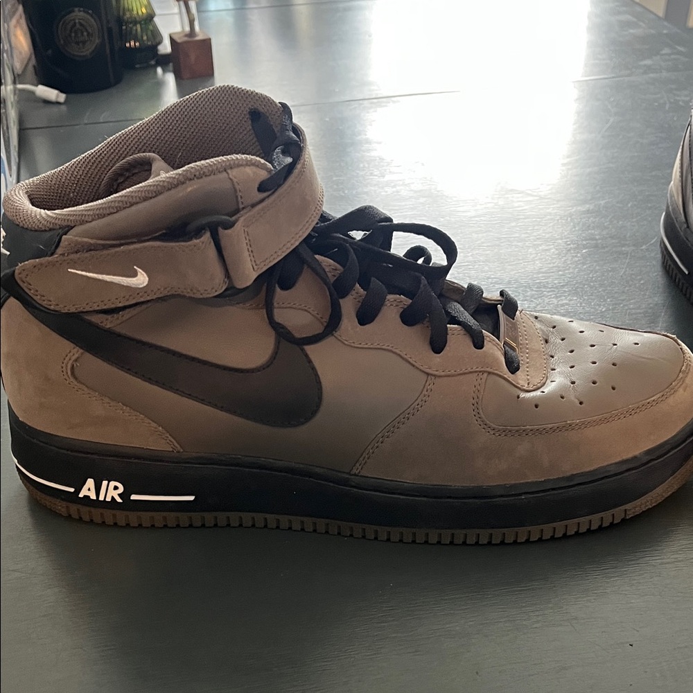 Nike Air Force 1 men’s Sneakers - Tan size 13 men’s